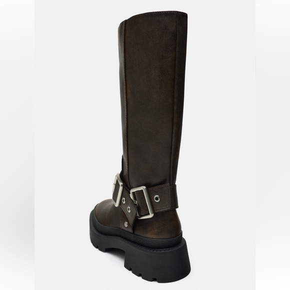SOLD Brown Zara Buckled Flat Lug Sole Boots — Size 5 - Picture 4 of 6